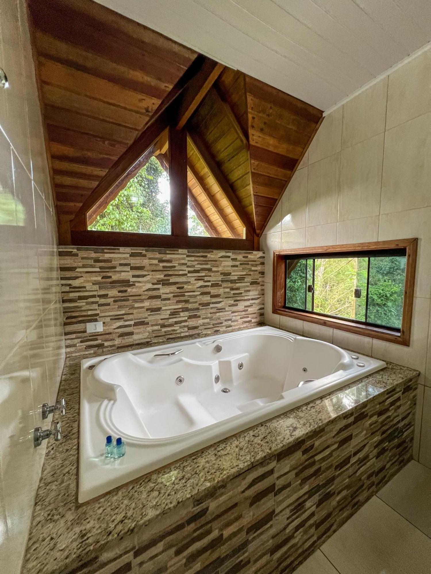 Queen Room Spa Bath